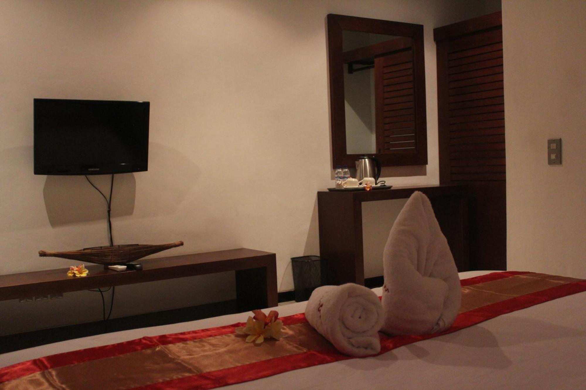 Letos Kubu Homestay Кута Номер фото